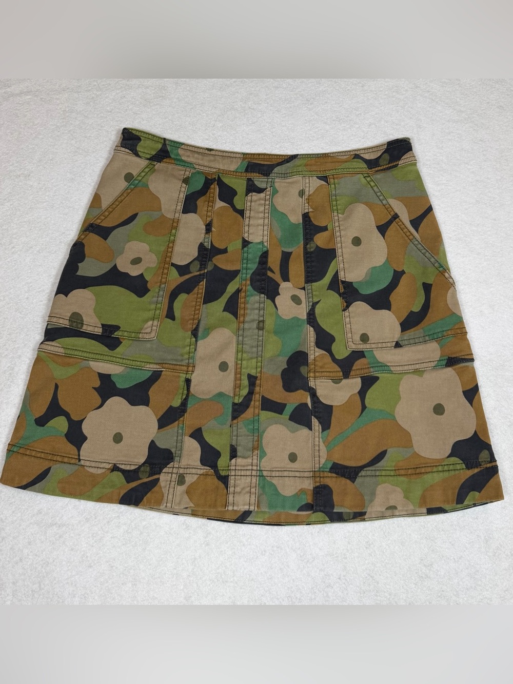 Cabi Floral Camo Mini Skirt | Zip Front Utility Stretch Skirt Size 6.
